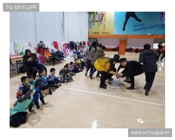 仲满今天穿得跟去夜店一样，是又准备开趴还是忘带篮球了？