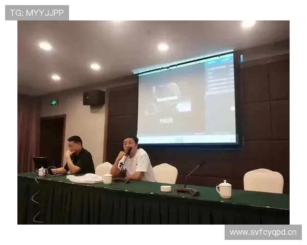 篮球裁判到底怎么讨论判罚？解析裁判协商判罚流程与挑战